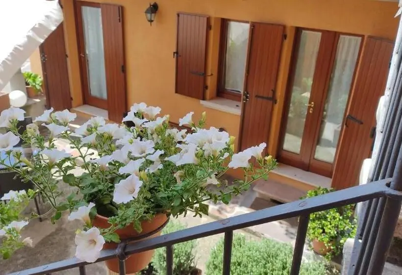 سوییت, B&b Agora