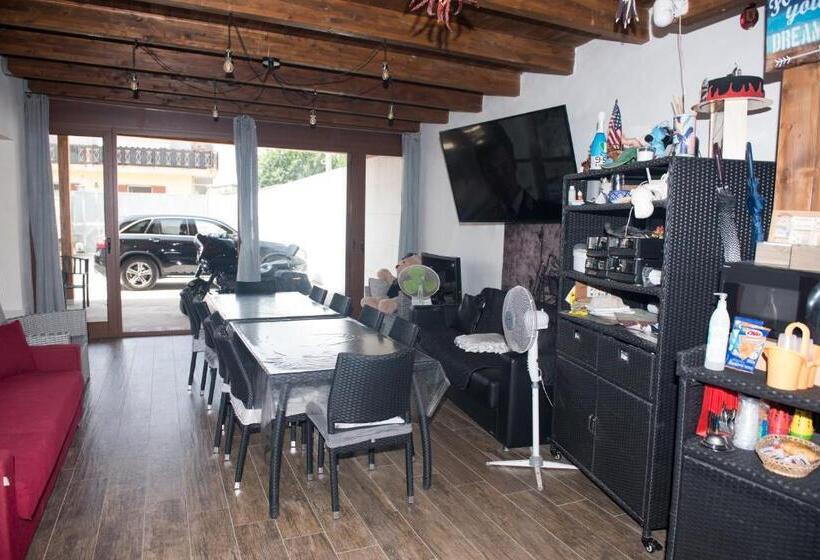 اتاق استاندارد با چشمانداز استخر, B&b S Home