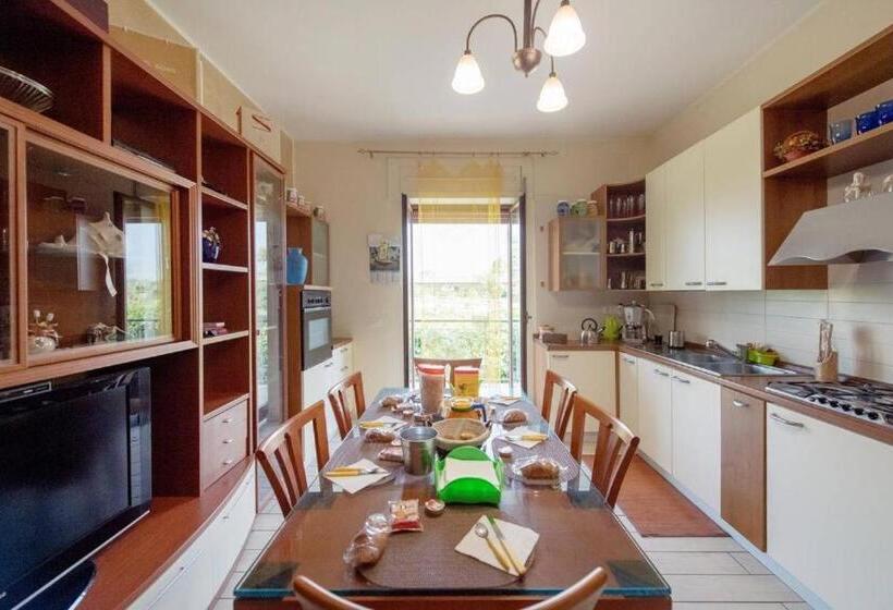 اتاق استاندارد چهار تخته, B&b S Home