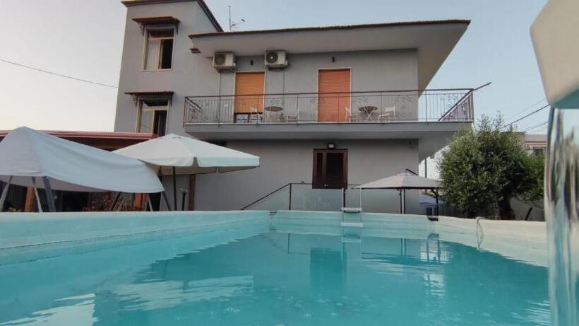 اتاق چهار تخته با دستشویی مشترک, B&b S Home