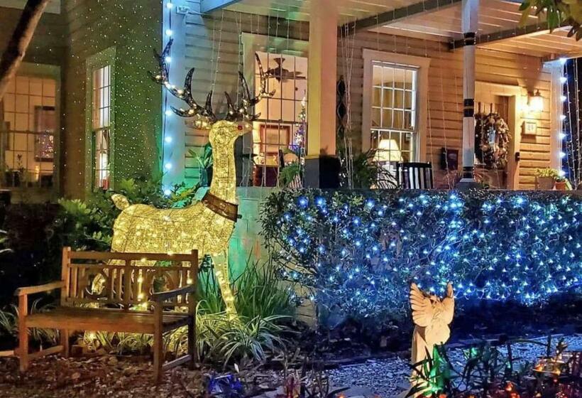 디럭스 스위트 킹 침대, At Journey S End