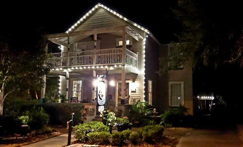 디럭스 스위트 킹 침대, At Journey S End