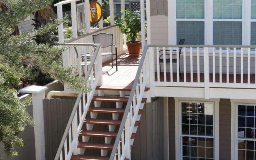 디럭스 스위트 킹 침대, At Journey S End