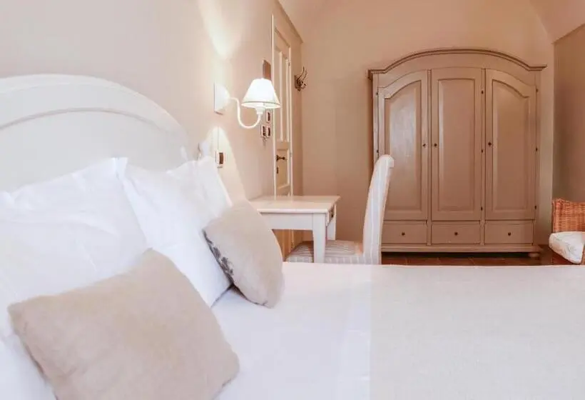 Deluxe Kolmen Hengen Huone, Don Alfonso Dimora D Epoca