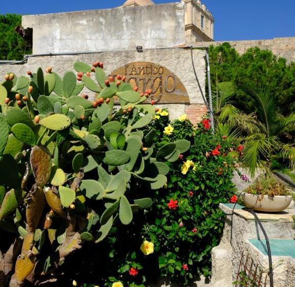 غرفة قياسية ثلاثية, L Antico Borgo