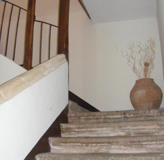 غرفة قياسية ثلاثية, L Antico Borgo