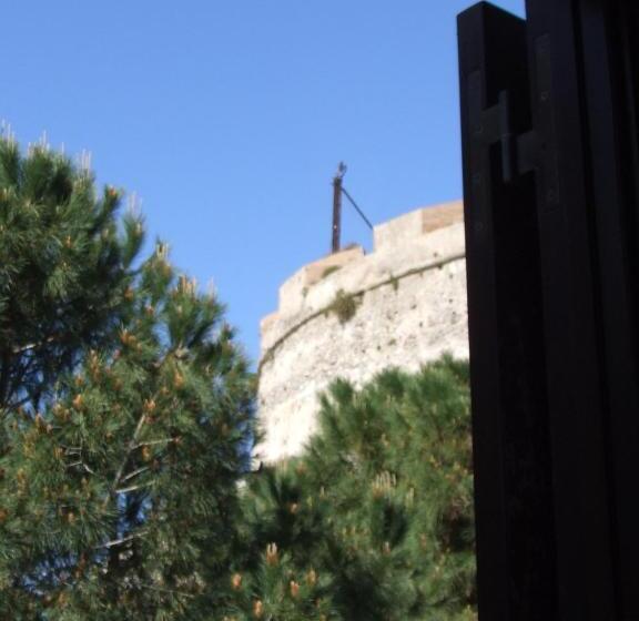 اتاق استاندارد سه نفره, L Antico Borgo