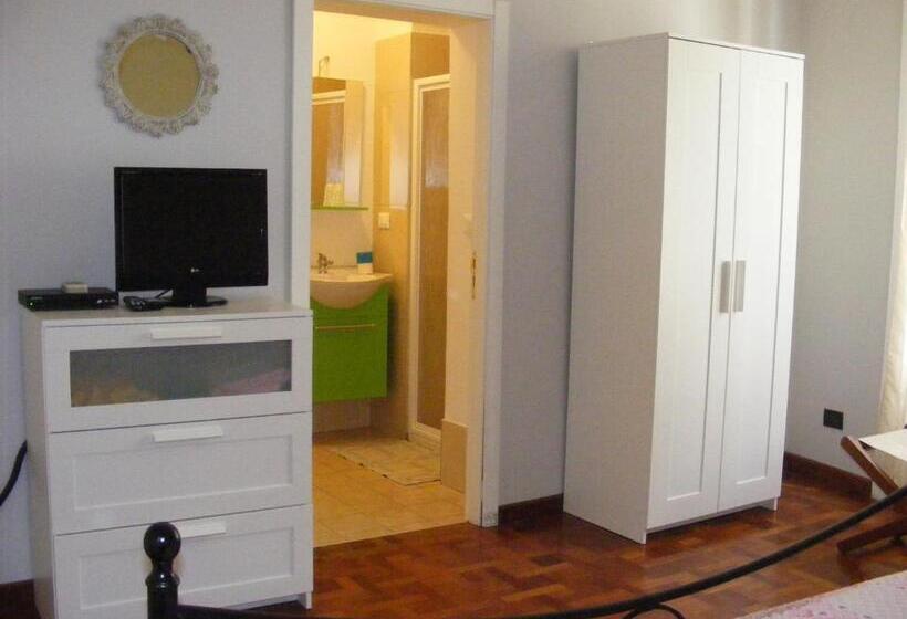 غرفة قياسية ثلاثية, L Antico Borgo