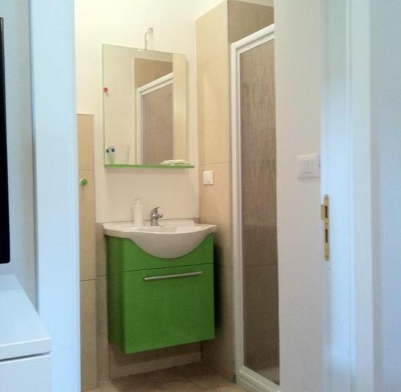 غرفة قياسية ثلاثية, L Antico Borgo