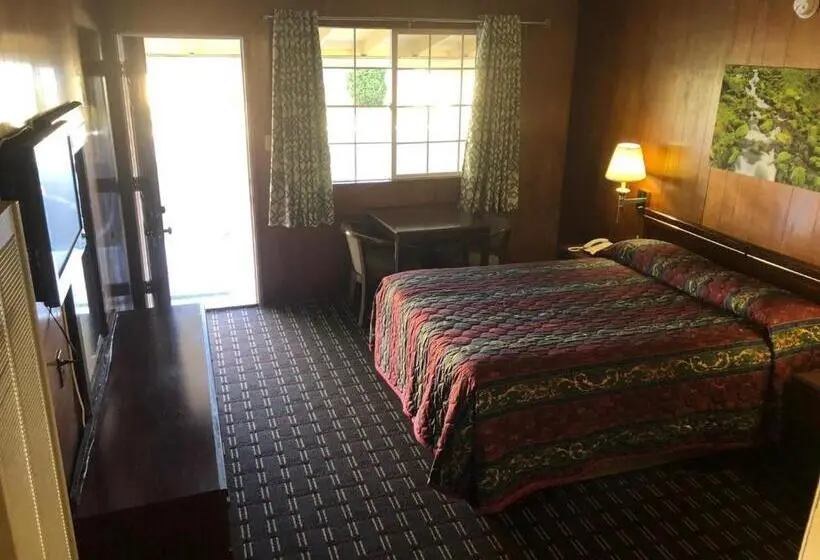 اتاق استاندارد, Edgewood Motel