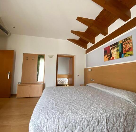 غرفة قياسية ثلاثية, Al Brenta