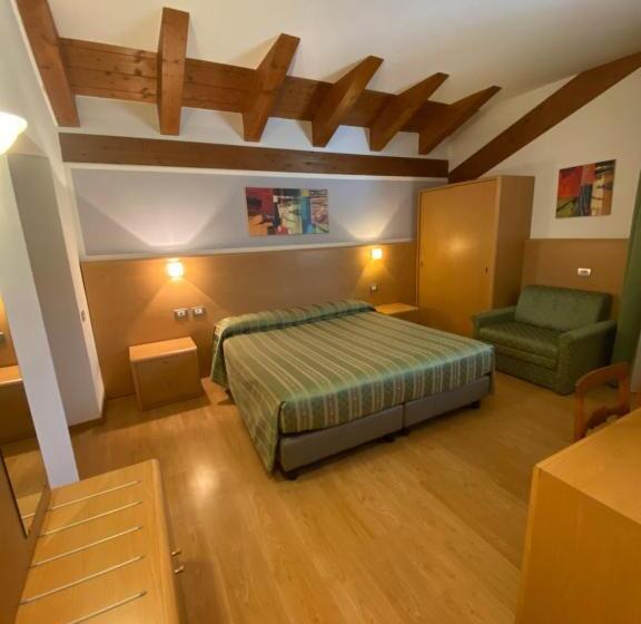 غرفة قياسية ثلاثية, Al Brenta