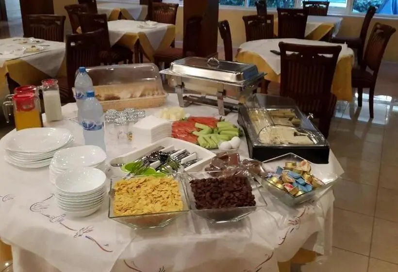 اتاق اکونومی, Fieri International