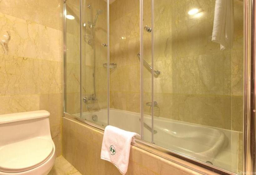 Королевский Люкс, Habitat  All Suites Al Khobar