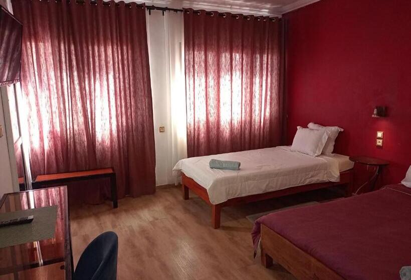 اتاق خانوادگی, La Résidence D Ankerana