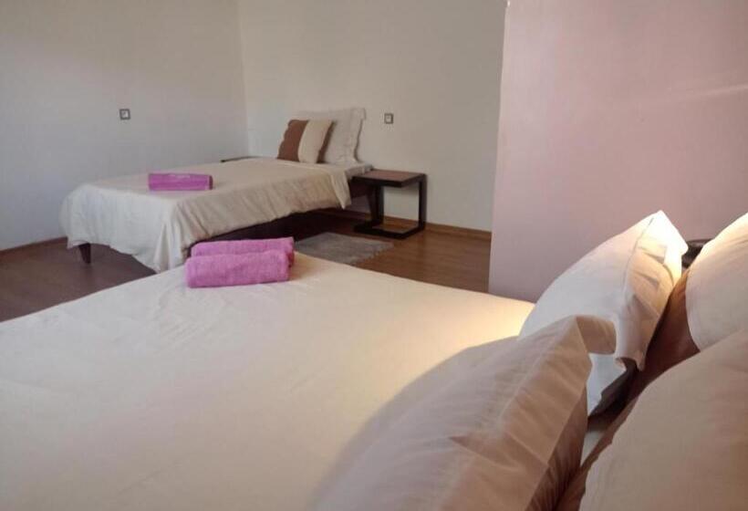 اتاق خانوادگی, La Résidence D Ankerana