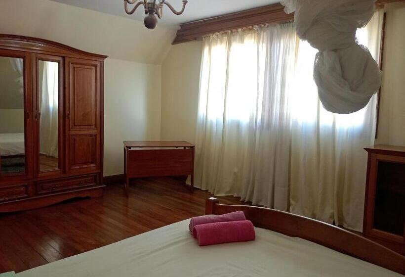 استودیوی استاندارد, La Résidence D Ankerana