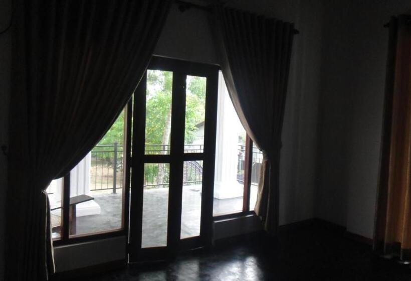 غرفة ديلوكس مزودة بشرفة, The Kingston