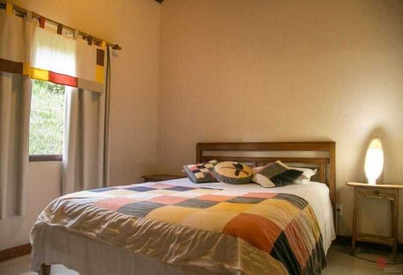 בקתת חדר, Vila Chico