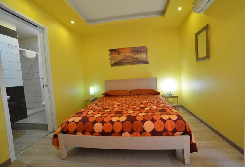 غرفة قياسية مزوَّدة بشُرفة, B&b Patty's House