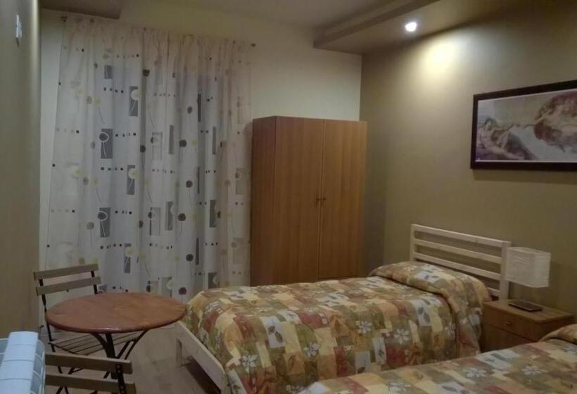 غرفة قياسية مزوَّدة بتراس, B&b Patty's House