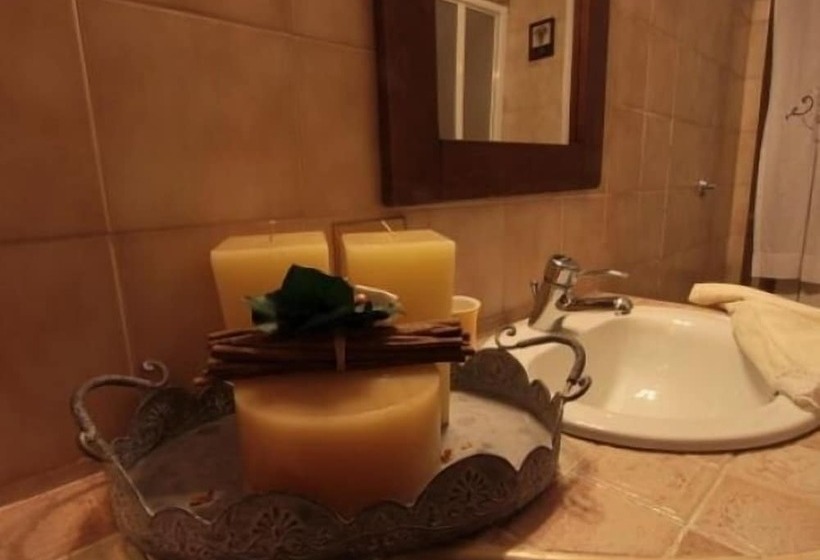 غرفة قياسية, La Maison Galu