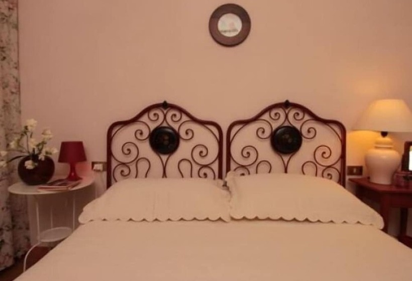 غرفة قياسية, La Maison Galu