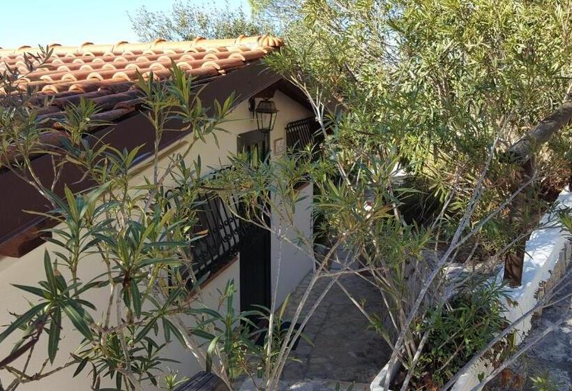 بنجلو عائلى, La Maison Galu