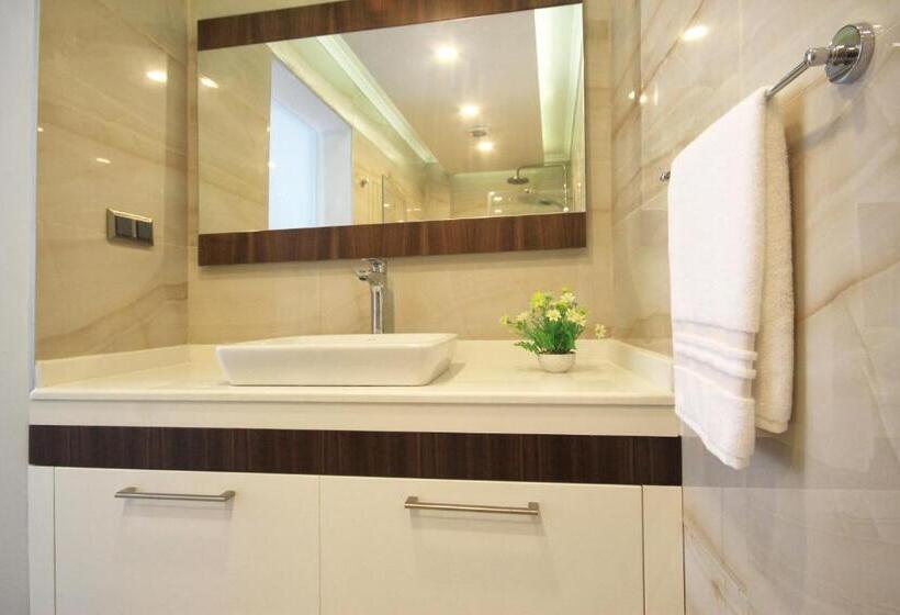 استودیوی استاندارد, Delight Deluxe Aparts