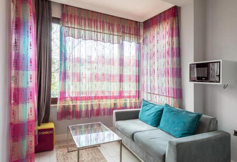 استودیوی لوکس, Delight Deluxe Aparts