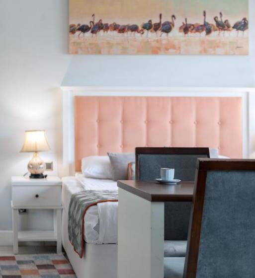 استودیوی استاندارد, Delight Deluxe Aparts