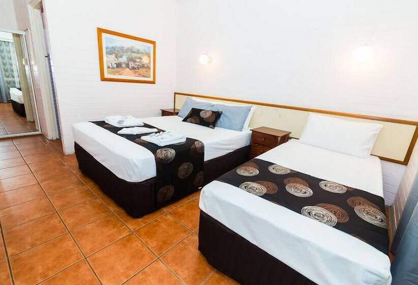 اتاق استاندارد سه نفره, Gladstone Motel