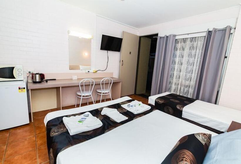 اتاق استاندارد سه نفره, Gladstone Motel