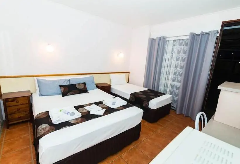 اتاق استاندارد سه نفره, Gladstone Motel