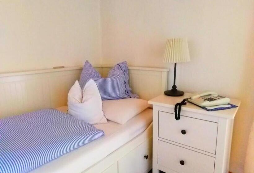 Номер Стандарт Индивидуальный, Holzer