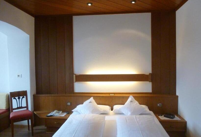 Номер Стандарт, Holzer