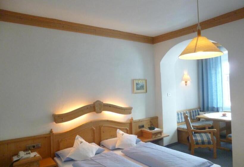 Classic room with balcony, Holzer