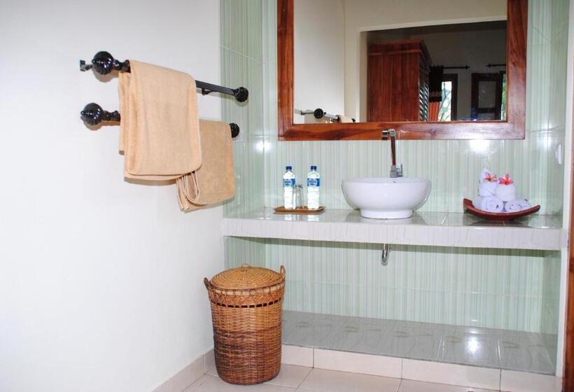 غرفة قياسية, Tiara Homestay Pemuteran Bali