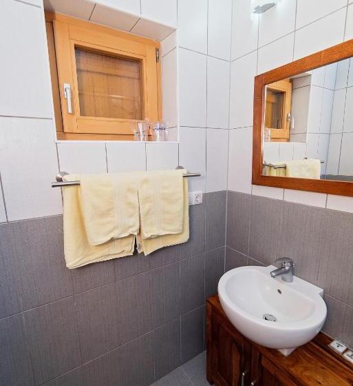 اتاق استاندارد با بالکن, B&b Zlatna Nit