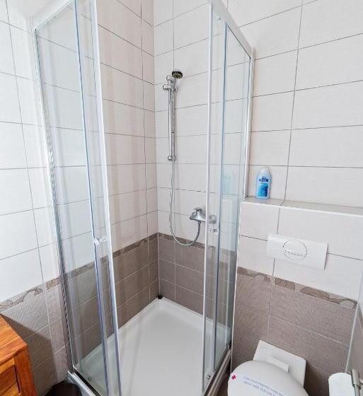 اتاق استاندارد سه نفره, B&b Zlatna Nit