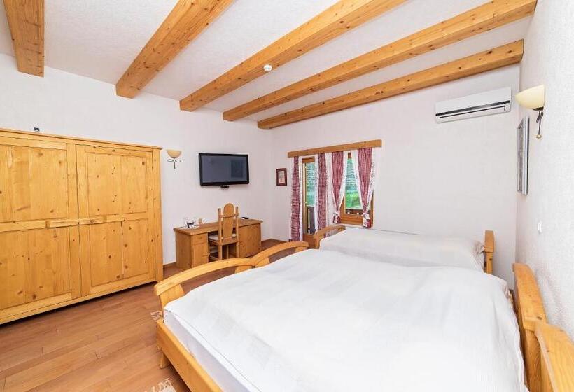 اتاق استاندارد سه نفره, B&b Zlatna Nit