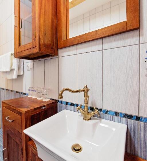 اتاق استاندارد چهار تخته, B&b Zlatna Nit