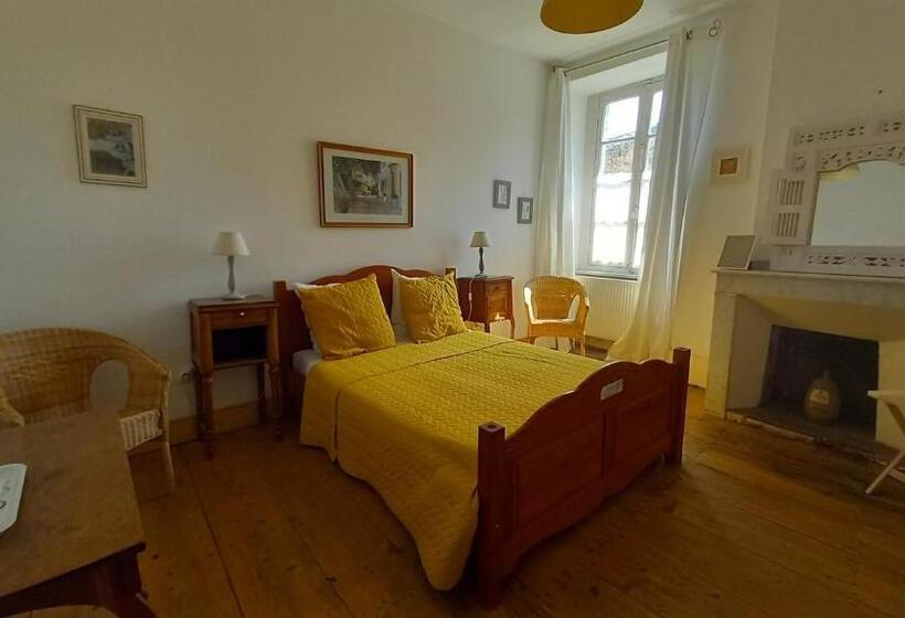 Номер Стандарт, Maison Rives   Village Du Livre De Montolieu