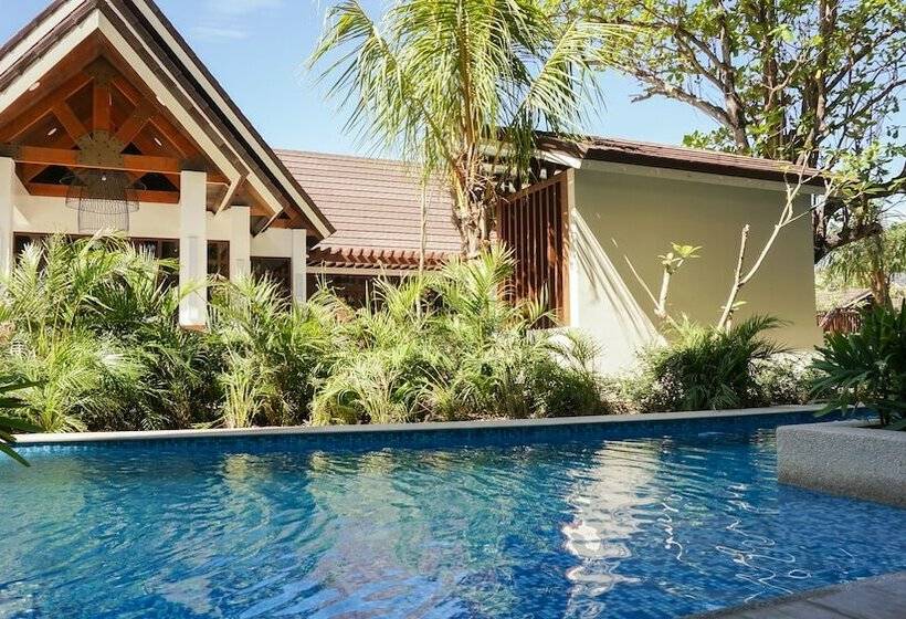 اتاق لوکس با چشمانداز استخر, Aureo La Union