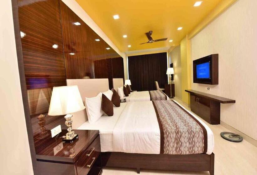 家庭间, Calangute Central