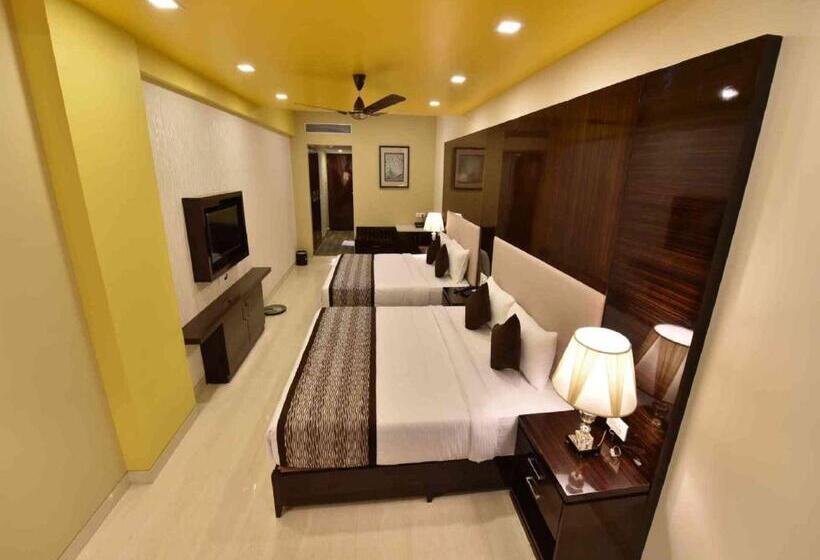 家庭间, Calangute Central