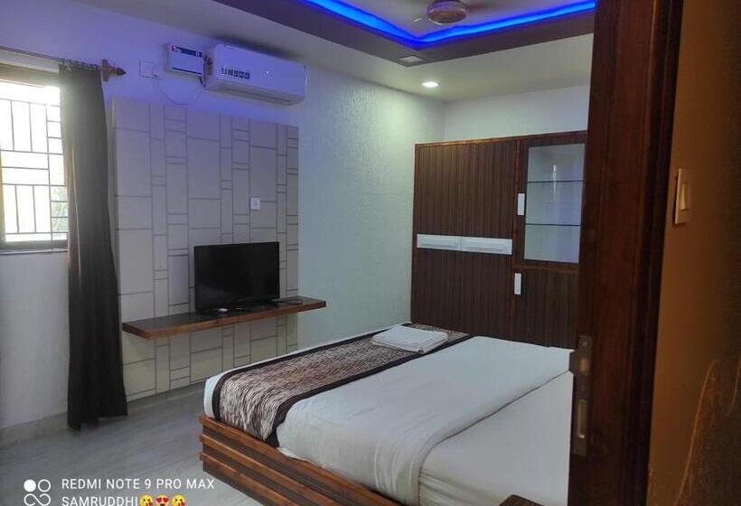 豪华房间, Calangute Central