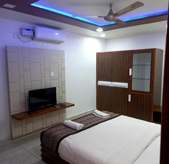 豪华房间, Calangute Central