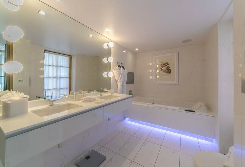 エクゼクティブスイート, Hôtel Le Strato