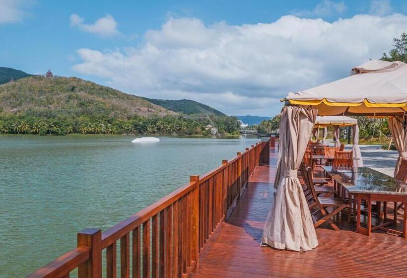 غرفة ديلوكس مطلة على البحيرة, Palace Resort Yalong Bay Sanya